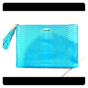 Gigi New York Uber Clutch